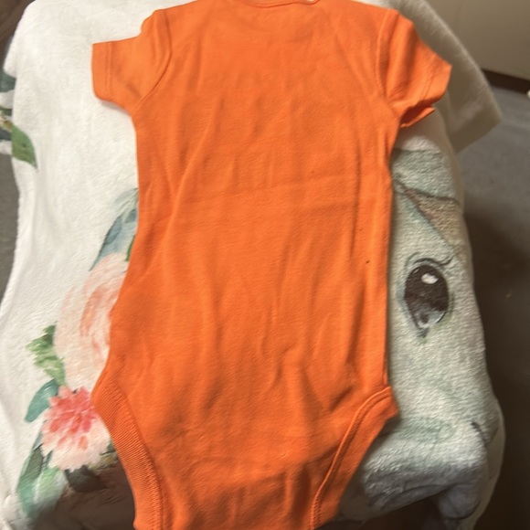 8 Onesies 0/3 months New some with out tags - Picture 8 of 16